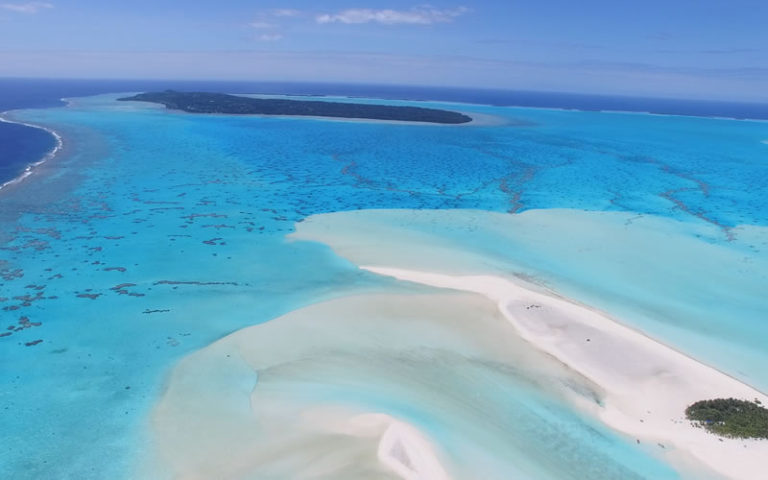 Wet and Wild Aitutaki Cook Islands Tours , Whale Watching, Snorkeling, Lagoon Cruises, Lagoon Tours.